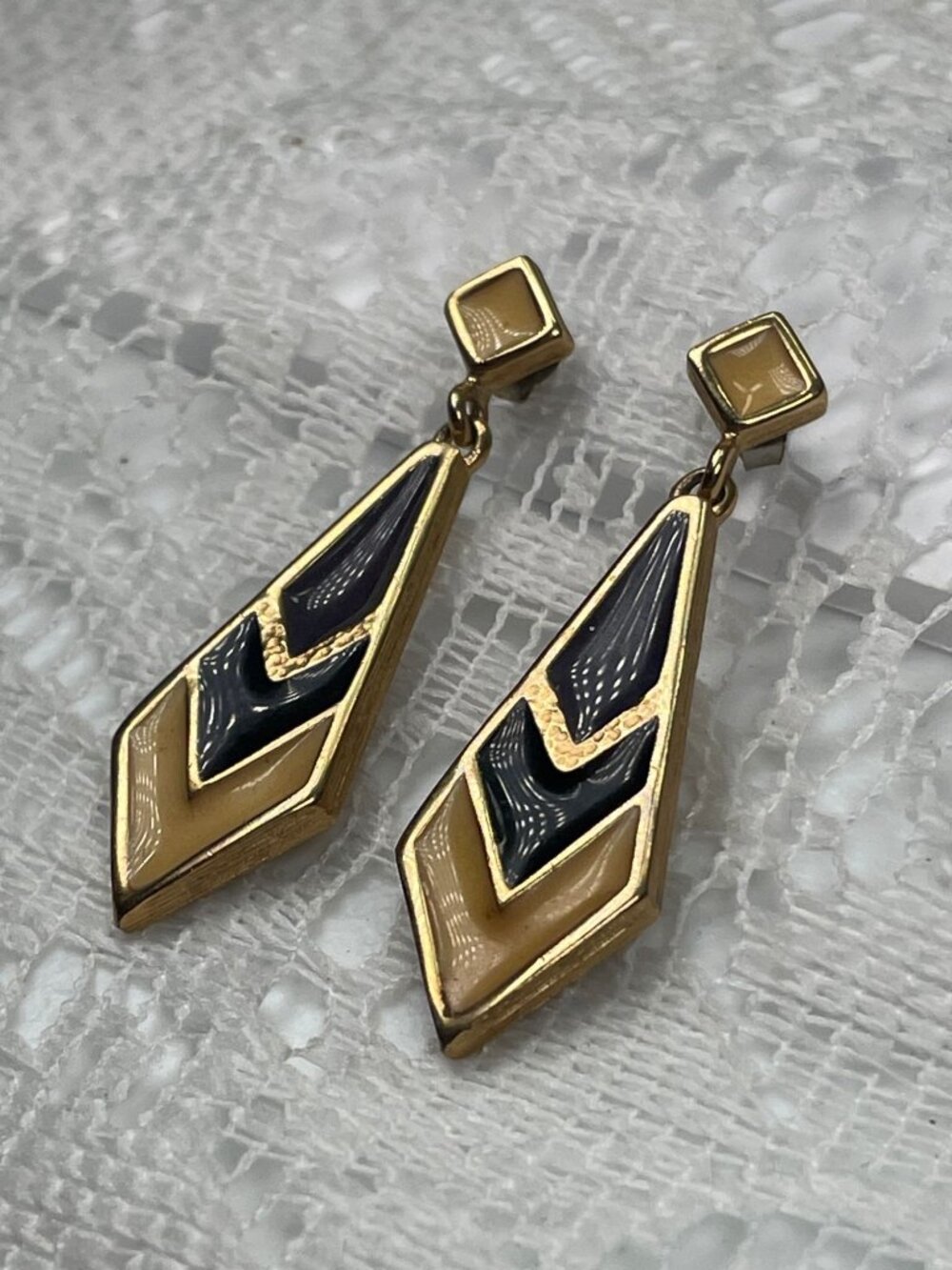 Vintage Park Lane Drop Earrings Gold-Tone Chevron Design Beige & Black Enamel Ge - Picture 6 of 13